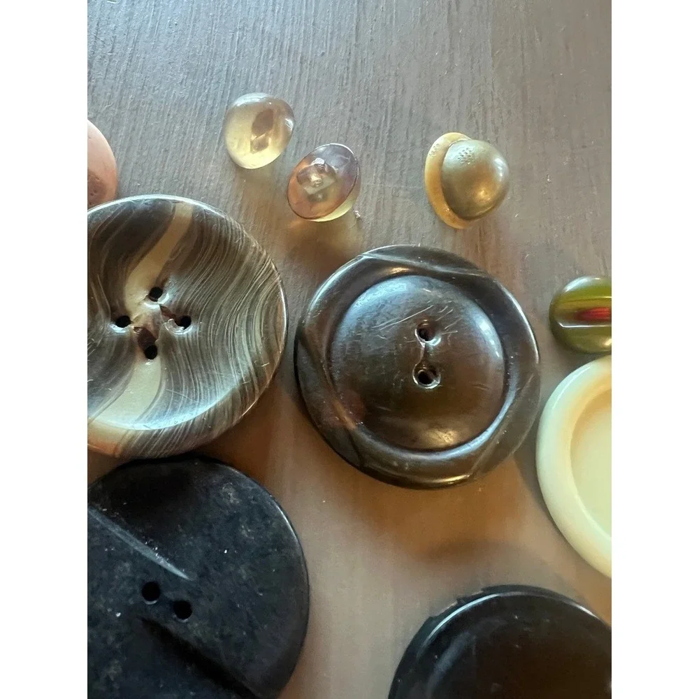 Vintage Button Lot 15pc Mix Carved Marbled Toggle Cratfs Art MCM Retro Upcycle